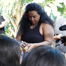 Hinatea Colombani faisant une démonstration 