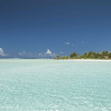 Tetiaroa blue turquoise clear water - Gregoire le Bacon