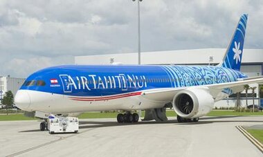 Tahitian Dreamliner tarmac