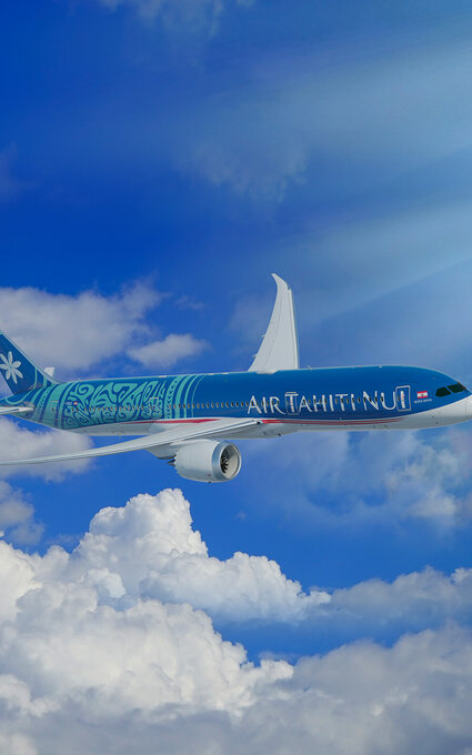 avion air tahiti nui dans le ciel